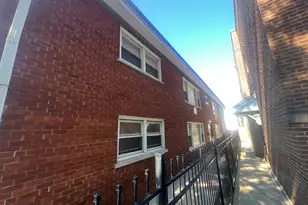 7832 S Cregier Ave, Chicago, IL 60649 - Photo 2