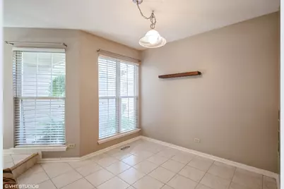 707 Clover Hill Court, Elk Grove Village, IL 60007 - Photo 10