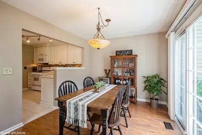 707 Clover Hill Court, Elk Grove Village, IL 60007 - Photo 12