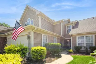 707 Clover Hill Ct, Elk Grove Village, IL 60007 - Photo 1
