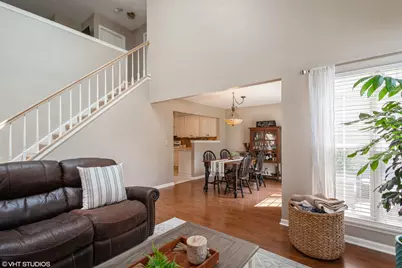 707 Clover Hill Court, Elk Grove Village, IL 60007 - Photo 4