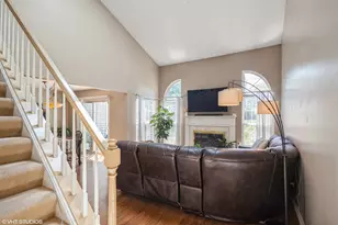 707 Clover Hill Ct, Elk Grove Village, IL 60007 - Photo 6