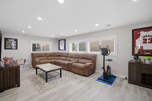 [Address not provided], Morton Grove, IL 60053 - Photo 20