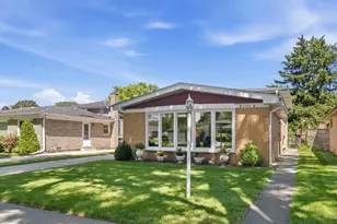 [Address not provided], Morton Grove, IL 60053 - Photo 2