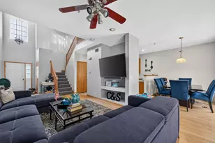 949 Tanager Ct, Glen Ellyn, IL 60137 - Photo 6