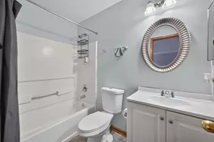 949 Tanager Ct, Glen Ellyn, IL 60137 - Photo 22