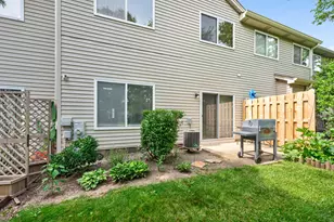 949 Tanager Ct, Glen Ellyn, IL 60137 - Photo 28