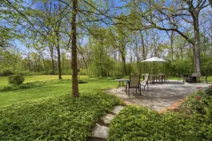 880 Hiawatha Ln, Riverwoods, IL 60015 - Photo 6