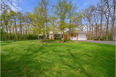 880 Hiawatha Lane, Riverwoods, IL 60015 - Photo 2