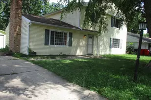810 Centennial Dr, Champaign, IL 61821 - Photo 2