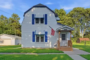 709 S 2nd St, Oregon, IL 61061 - Photo 2