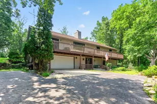 337 N Wild Cherry Dr, Dixon, IL 61021 - Photo 1