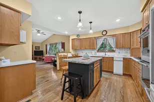 337 N Wild Cherry Dr, Dixon, IL 61021 - Photo 8