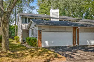 834 Swallow St, Deerfield, IL 60015 - Photo 2