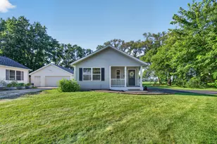 1238 E North St, Coal City, IL 60416 - Photo 2