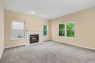 1057 Rosefield Ln, Aurora, IL 60504 - Photo 4