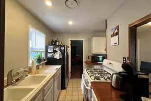 37 S Heather Dr, Crystal Lake, IL 60014 - Photo 4
