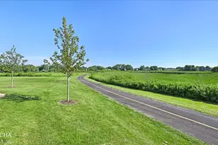 39 S Oakhurst Dr, Aurora, IL 60504 - Photo 24