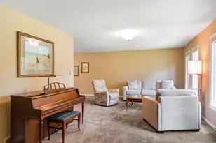 1124 Crane Dr, Sleepy Hollow, IL 60118 - Photo 4