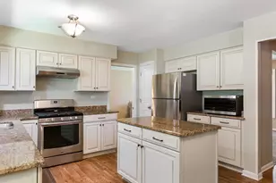 1124 Crane Dr, Sleepy Hollow, IL 60118 - Photo 8