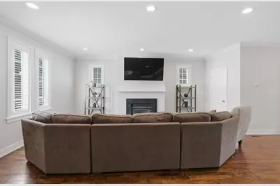 612 S 13th Avenue, Maywood, IL 60153 - Photo 8