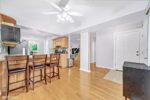 411 Hickory Dr, Wheeling, IL 60090 - Photo 8