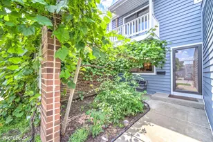 411 Hickory Dr, Wheeling, IL 60090 - Photo 32