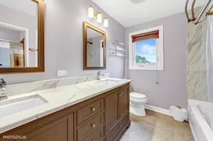 411 Hickory Dr, Wheeling, IL 60090 - Photo 24
