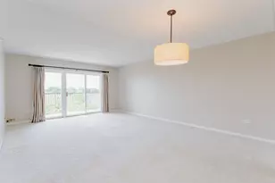 7400 N Lincoln Ave, Skokie, IL 60076 - Photo 4