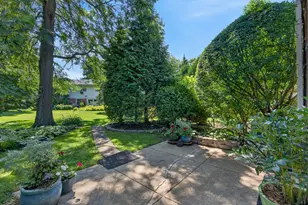 12 Robin Hood Ln, Northfield, IL 60093 - Photo 16