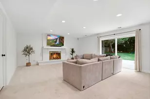 8448 Clynderven Rd, Burr Ridge, IL 60527 - Photo 16