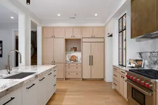 3923 N Janssen Ave, Chicago, IL 60613 - Photo 8