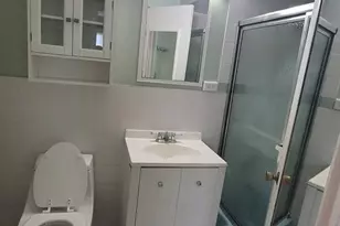 7227 N Ridge Blvd, Chicago, IL 60645 - Photo 10