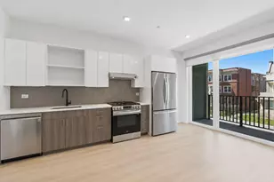 948 W Sunnyside Ave, Chicago, IL 60640 - Photo 6