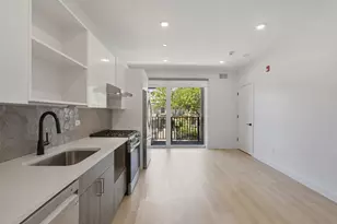 948 W Sunnyside Ave, Chicago, IL 60640 - Photo 2