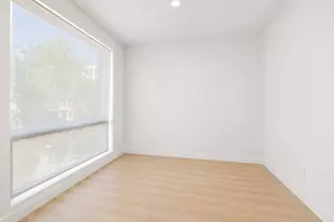948 W Sunnyside Ave, Chicago, IL 60640 - Photo 8
