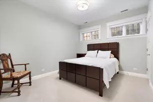 1925 W Berenice Ave, Chicago, IL 60613 - Photo 36