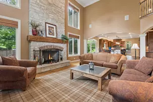 901 Kenton Rd, Deerfield, IL 60015 - Photo 4