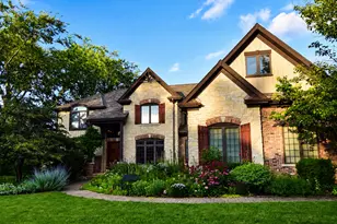 901 Kenton Rd, Deerfield, IL 60015 - Photo 2