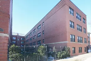 5736 N Winthrop Ave, Chicago, IL 60660 - Photo 2