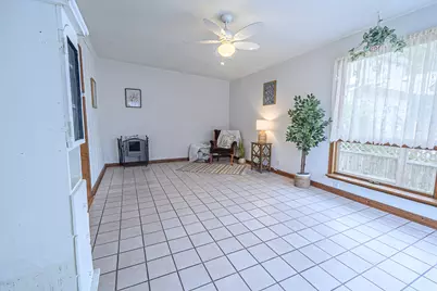 336 E 1st Street, El Paso, IL 61738 - Photo 10