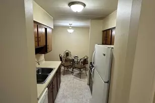 300 Roselle Rd, Schaumburg, IL 60193 - Photo 6