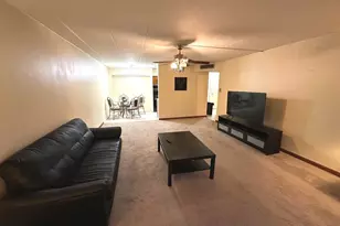 300 Roselle Rd, Schaumburg, IL 60193 - Photo 4