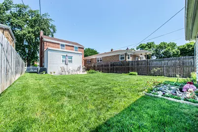 6611 W Foster Avenue, Chicago, IL 60656 - Photo 38