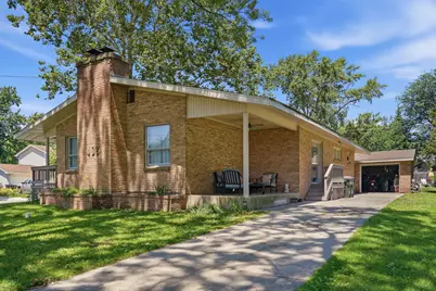 402 E 19th Street, Sterling, IL 61081 - Photo 2