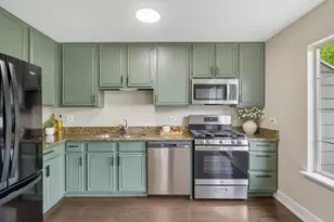 856 W St Johns Pl, Palatine, IL 60067 - Photo 8