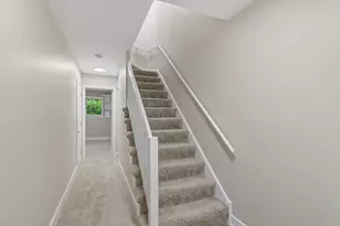 856 W St Johns Pl, Palatine, IL 60067 - Photo 2
