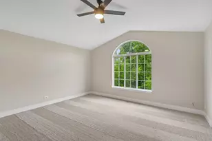 856 W St Johns Pl, Palatine, IL 60067 - Photo 12