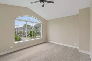 856 W St Johns Pl, Palatine, IL 60067 - Photo 16