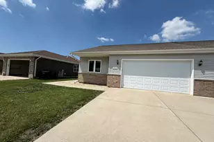 924 Bergera Street W, Braidwood, IL 60408 - Photo 1
